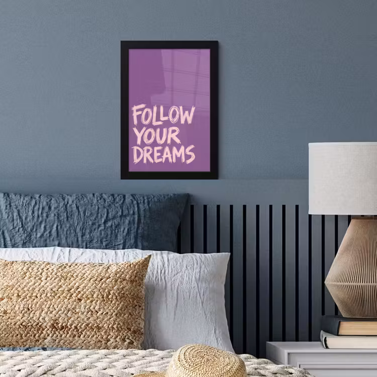 Follow your dreams - Paars - Penseeltextuur fotolijst zwart zonder passe partout klein -sfeer3