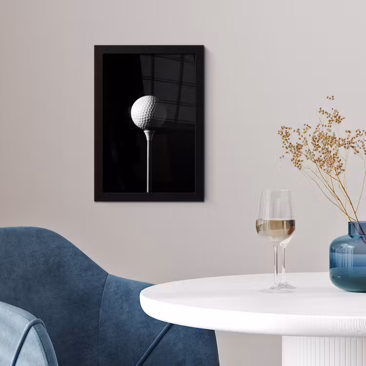 Golfbal - Minimalistisch - Wit fotolijst zwart zonder passe partout klein -sfeer4