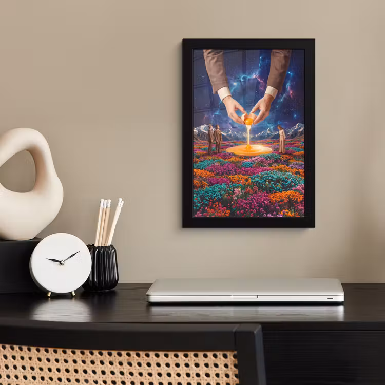Poster met lijst - Handen - Ei - Surrealisme - Handen - Ei - Surrealisme fotolijst zwart zonder passe partout klein