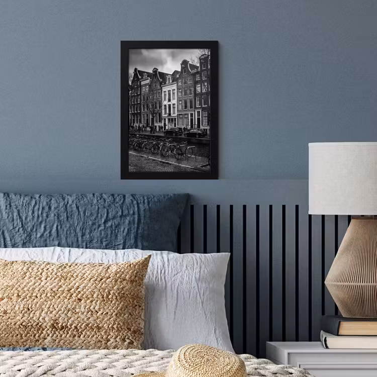 Huis - Gracht - Amsterdam - Architectuur - Zwart-wit fotolijst zwart zonder passe partout klein -sfeer3