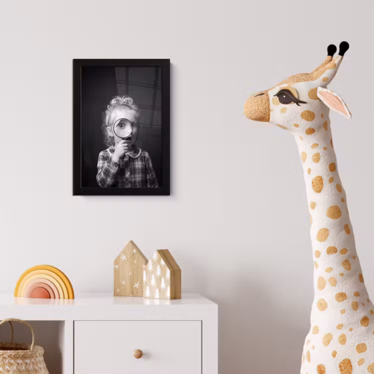 Kind - Vergrootglas - Portret - Zwart-wit fotolijst zwart zonder passe partout klein -usfeer4_kinderkamer