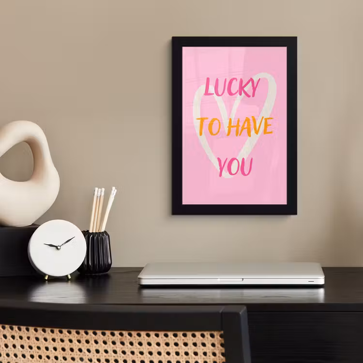 Lucky - Love - Valentijn - Roze fotolijst zwart zonder passe partout klein -sfeer1