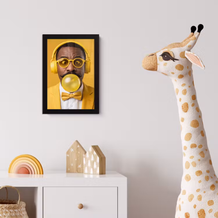 Man - Bubblegum - Portret - Geel - Modern fotolijst zwart zonder passe partout klein -usfeer4_kinderkamer