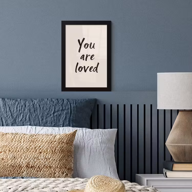 Minimalistisch - Beige - Love fotolijst zwart zonder passe partout klein -sfeer3
