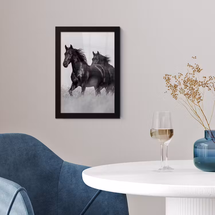 Paarden - Gras - Zwart - Wit fotolijst zwart zonder passe partout klein -sfeer4
