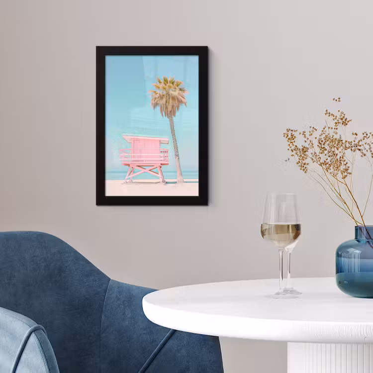 Palmboom - Strandhuis - Roze fotolijst zwart zonder passe partout klein -sfeer4