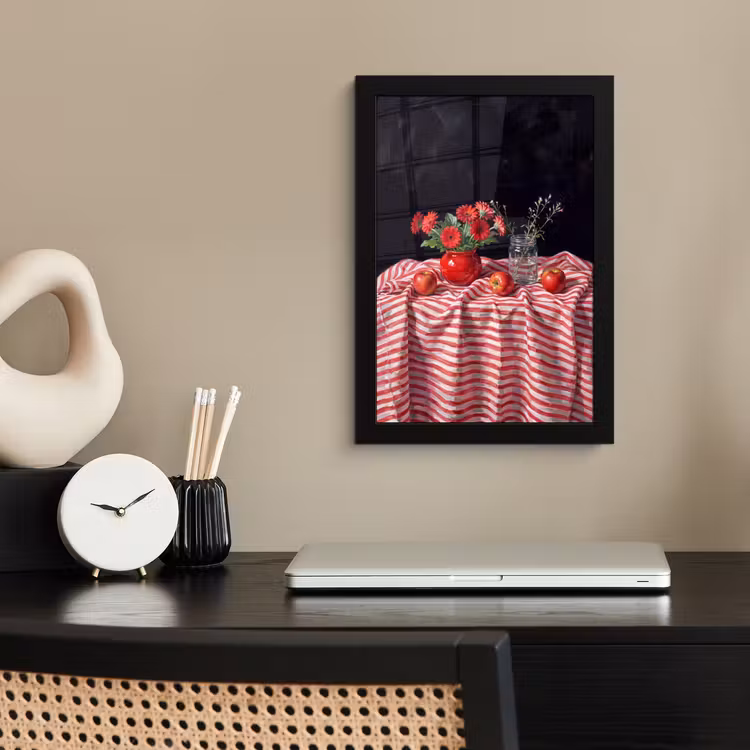 Poster met lijst - Rode bloemen - Vaas - Rode bloemen - Vaas fotolijst zwart zonder passe partout klein