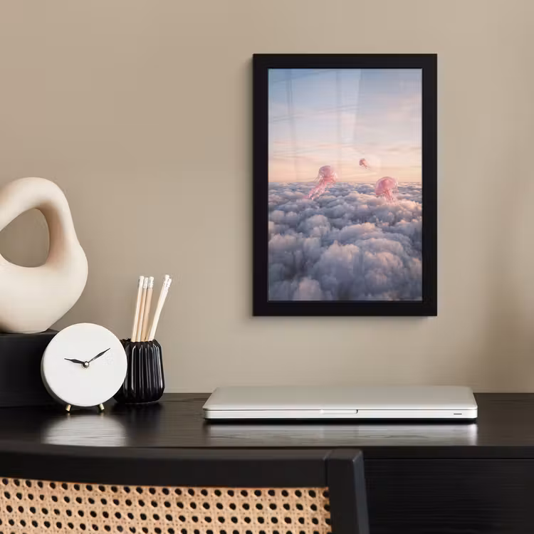 Poster met lijst - Roze dier - Wolken - Roze dier - Wolken fotolijst zwart zonder passe partout klein