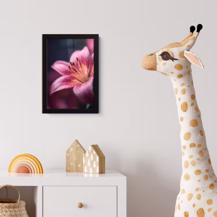 Roze - lelie - Dauwdruppels fotolijst zwart zonder passe partout klein -usfeer4_kinderkamer