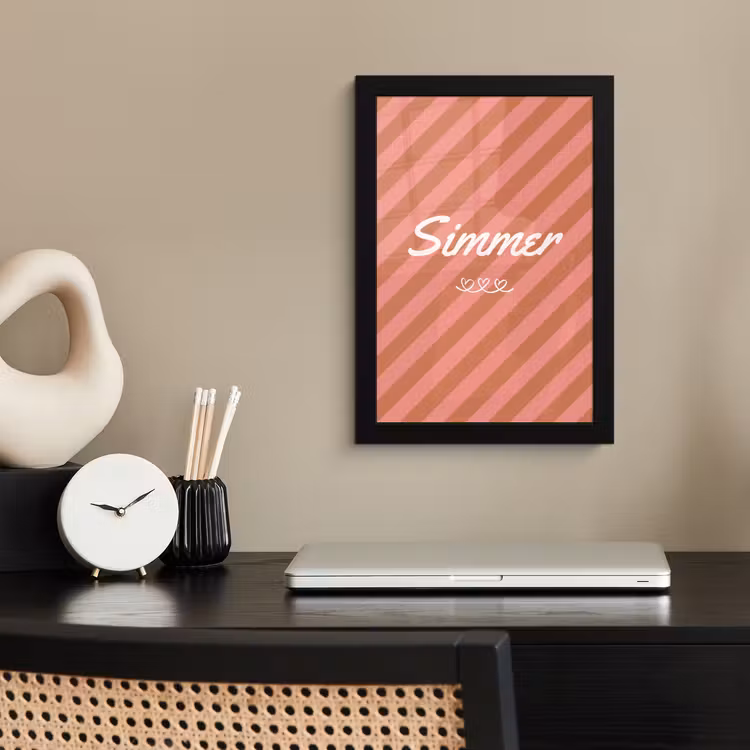 Simmer - Hartjes - Strepen - Roze fotolijst zwart zonder passe partout klein -sfeer1
