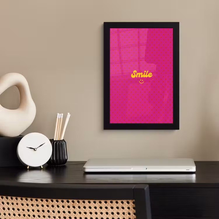 Smile - Stippen - Roze fotolijst zwart zonder passe partout klein -sfeer1