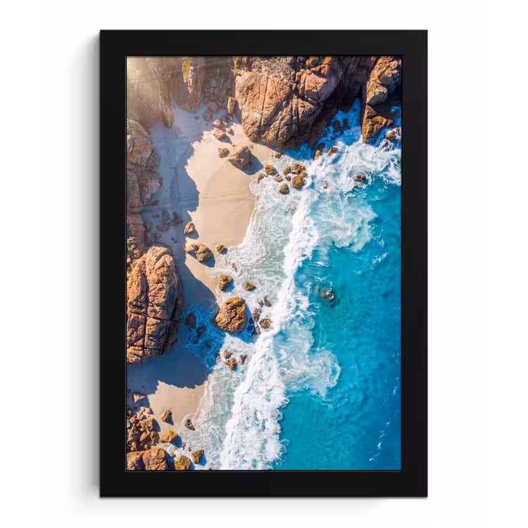 Strand - Zee - Rotsen - Natuur - Blauw fotolijst zwart zonder passe partout klein -3d