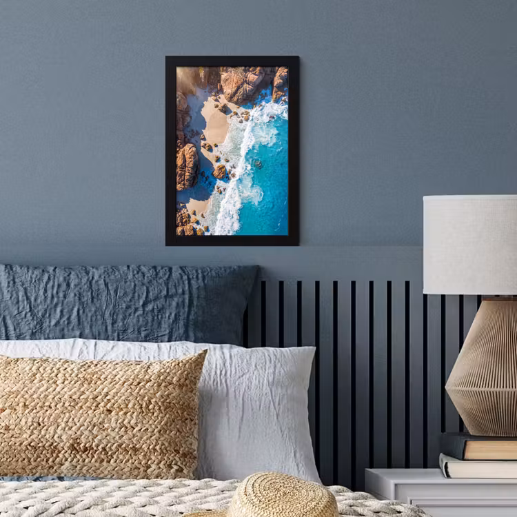 Strand - Zee - Rotsen - Natuur - Blauw fotolijst zwart zonder passe partout klein -sfeer3