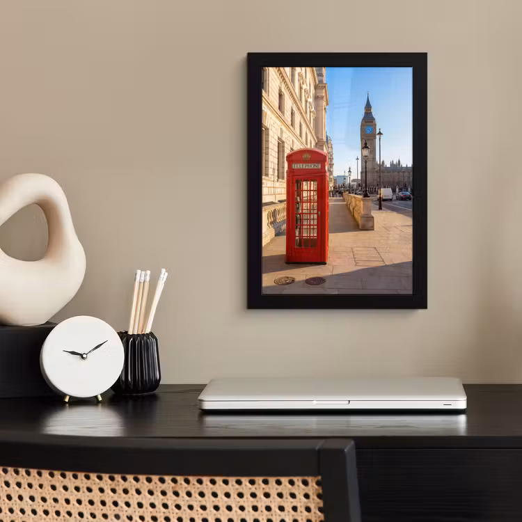 Telefooncel - Rood - Londen - Stad - Architectuur fotolijst zwart zonder passe partout klein -sfeer1