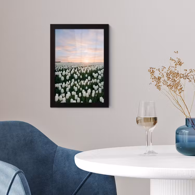 Tulpen - Landschap - Wit fotolijst zwart zonder passe partout klein -sfeer4