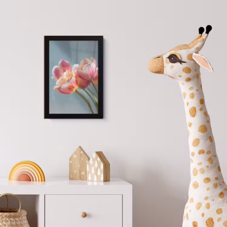Tulpen - Roze - Stelen fotolijst zwart zonder passe partout klein -usfeer4_kinderkamer
