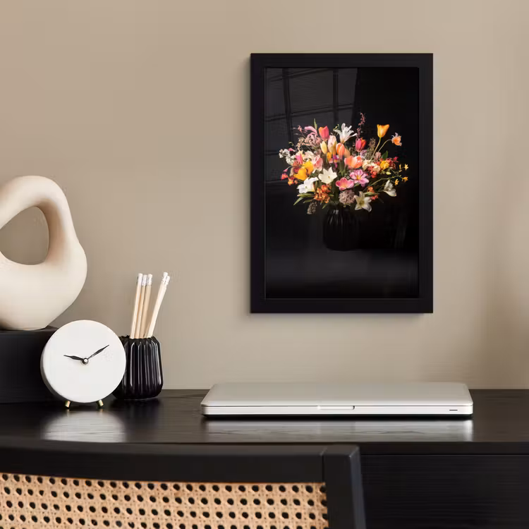 Vaas - Bloemen - Tulpen fotolijst zwart zonder passe partout klein -sfeer1