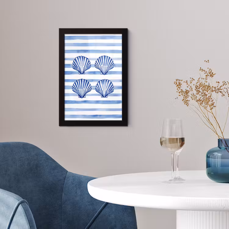 Vier schelpen - Blauw - Wit - Strepen fotolijst zwart zonder passe partout klein -sfeer4