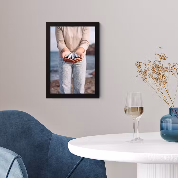 Poster met lijst - Vis - Handen - Natuur - Vis - Handen - Natuur fotolijst zwart zonder passe partout klein