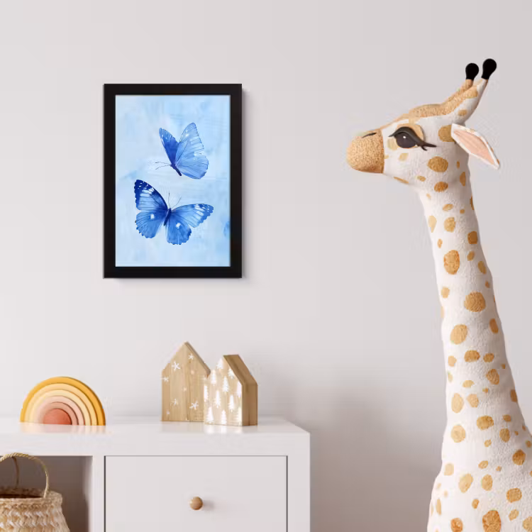 Vlinders - Sierlijk - Blauw fotolijst zwart zonder passe partout klein -usfeer4_kinderkamer