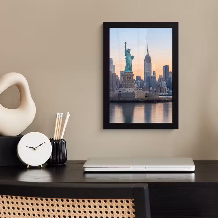 Vrijheidsbeeld - New York - Zonsopgang - Stad - Architectuur fotolijst zwart zonder passe partout klein -sfeer1