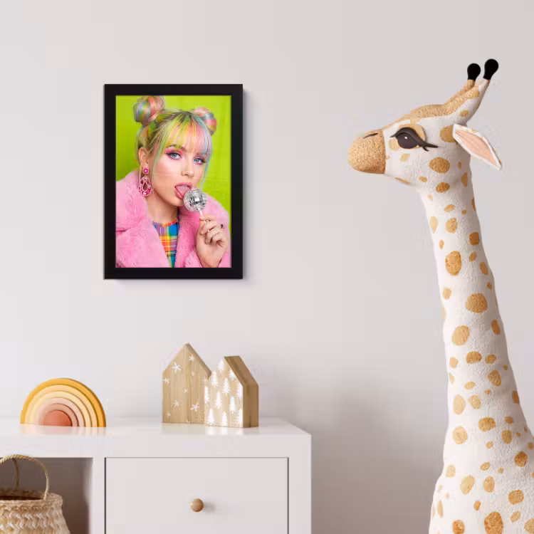 Vrouw - Kleurrijk haar - Pop art - Modern - Levendig fotolijst zwart zonder passe partout klein -usfeer4_kinderkamer
