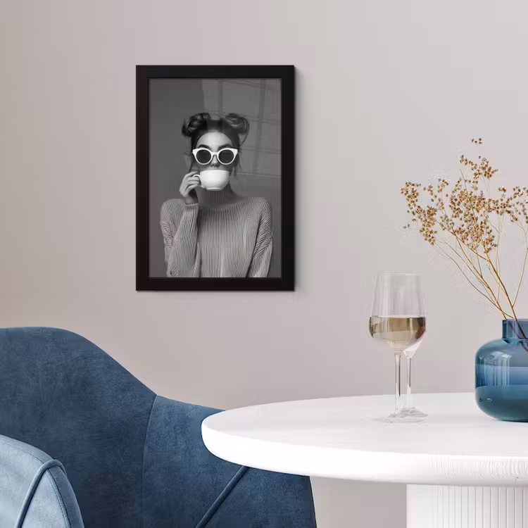 Vrouw - Koffie - Zwart - Wit fotolijst zwart zonder passe partout klein -sfeer4