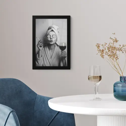 Vrouw - Masker - Wijn - Sigaret fotolijst zwart zonder passe partout klein -sfeer4