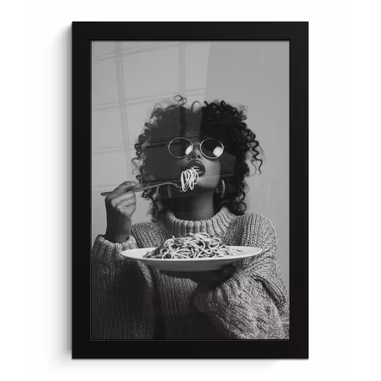 Vrouw - Pasta - Zwart - Wit fotolijst zwart zonder passe partout klein -3d