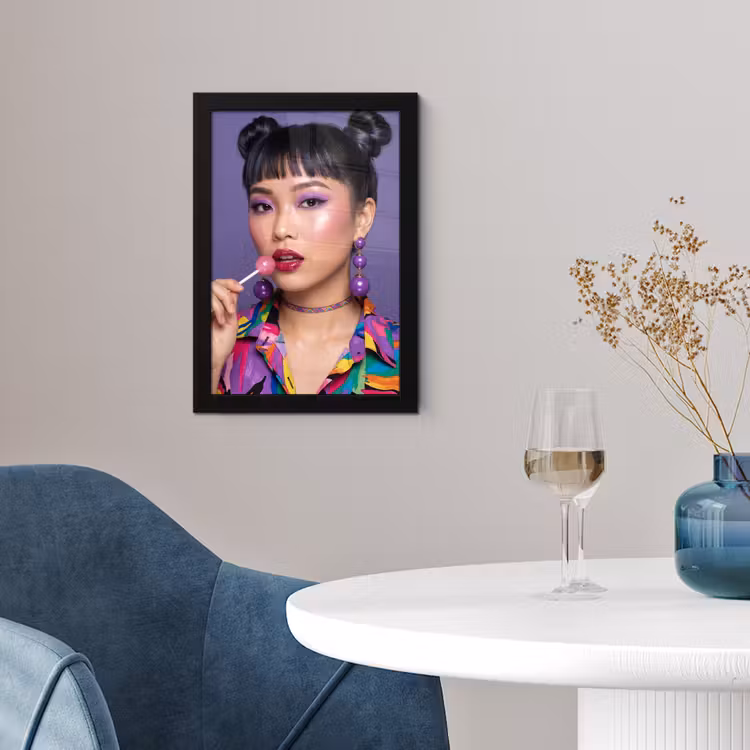 Vrouw - Portret - Make-up - Paars - Levendig fotolijst zwart zonder passe partout klein -sfeer4