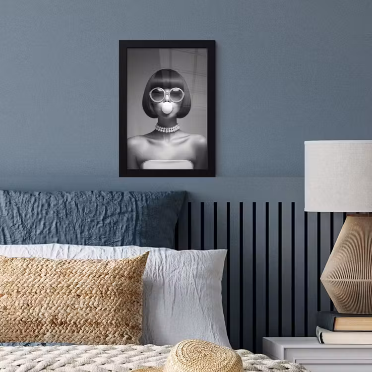 Vrouw - Zwart Wit - Ketting - Zonnebril fotolijst zwart zonder passe partout klein -sfeer3
