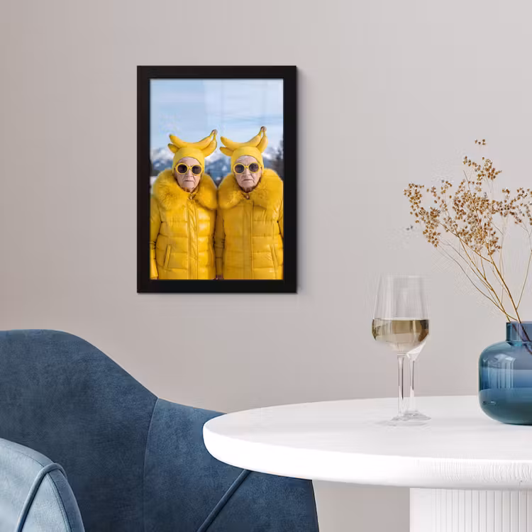 Vrouwen - Bananen - Geel fotolijst zwart zonder passe partout klein -sfeer4