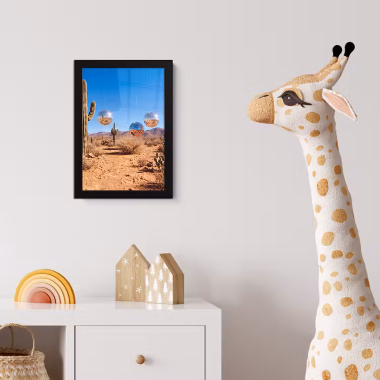 Poster met lijst - Woestijn - Spiegelbal - Kunst - Woestijn - Spiegelbal - Kunst fotolijst zwart zonder passe partout klein