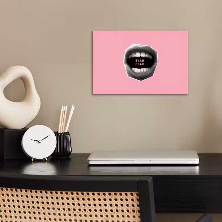 Mond - BLAH BLAH - Roze poster papier klein -sfeer1