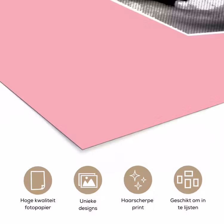 Mond - BLAH BLAH - Roze poster papier klein -closeup_NL