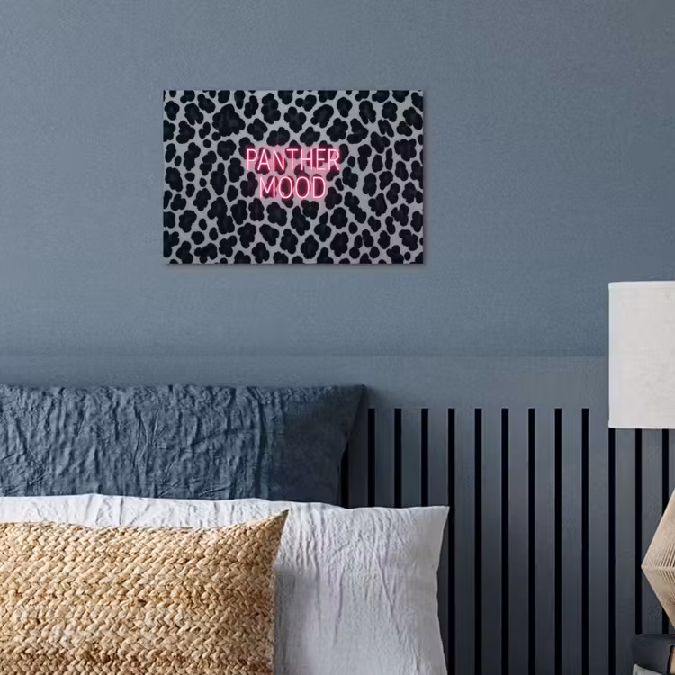Panterprint - Zwart - Neonletters - Roze poster papier klein -sfeer2
