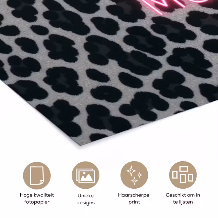 Panterprint - Zwart - Neonletters - Roze poster papier klein -closeup_NL