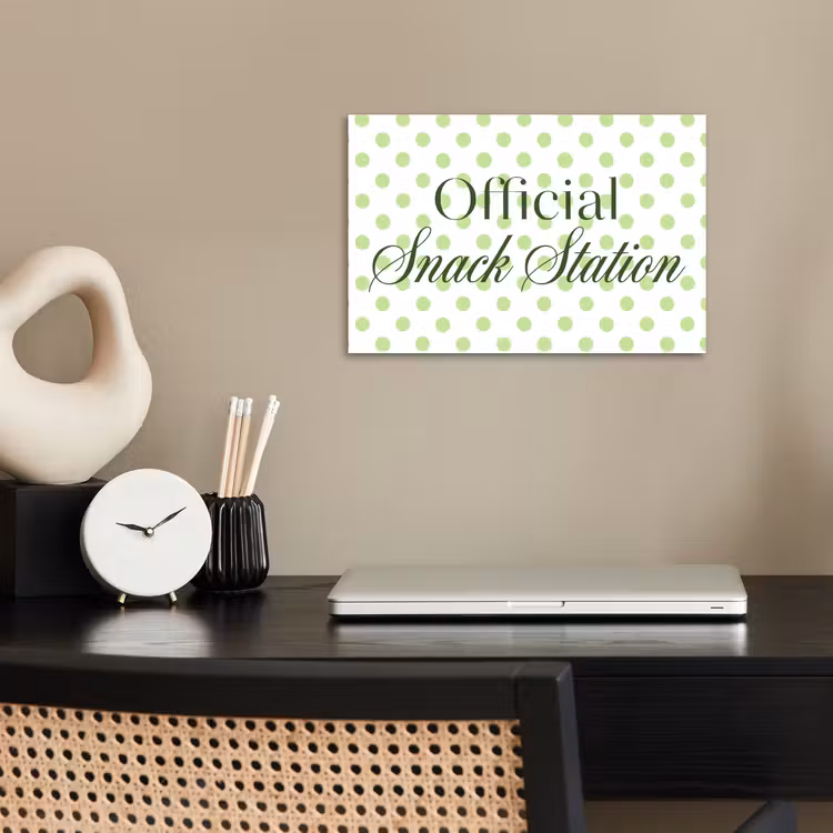 Snack Station - Groen - Stippen poster papier klein -sfeer1