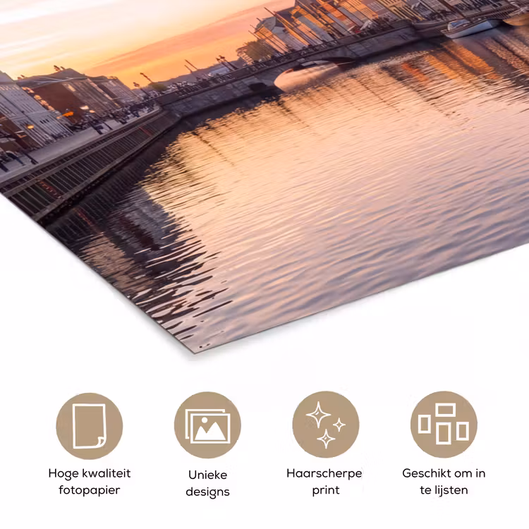 Stad - Gracht - Zonsondergang - Klassiek - Kleurrijk poster papier klein -closeup_NL
