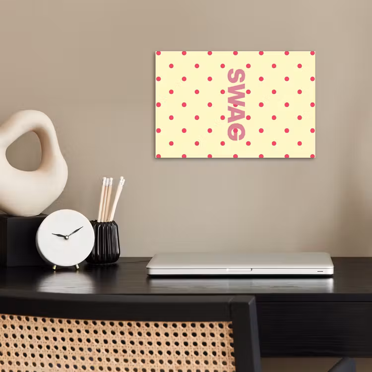 Swag - Roze - Stippen - Geel poster papier klein -sfeer1