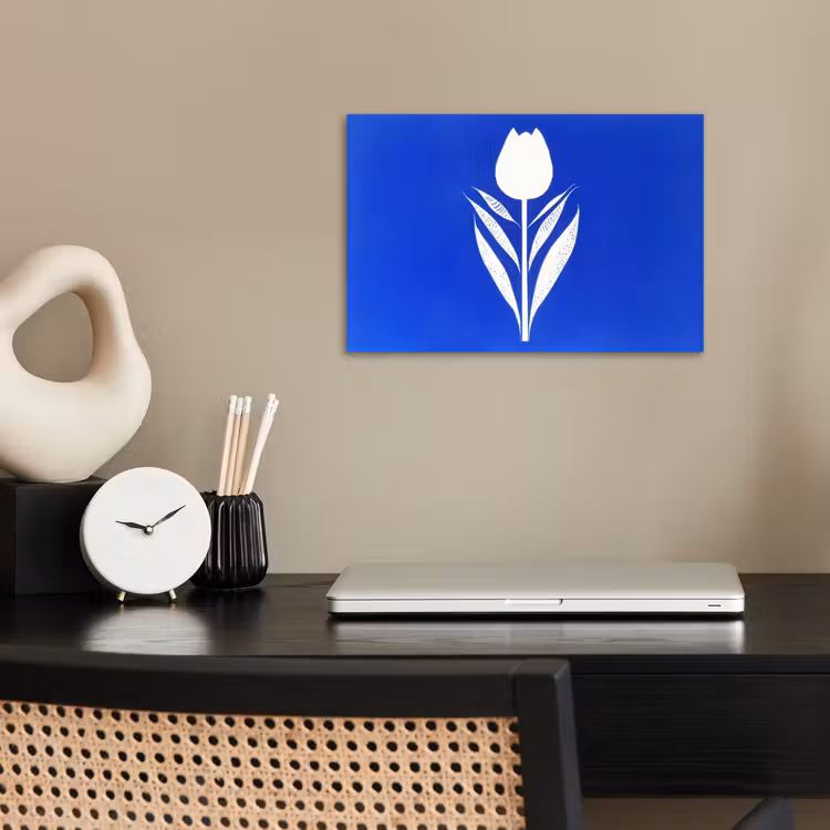 Tulp - Minimalistisch - Bladeren - Wit poster papier klein -sfeer1