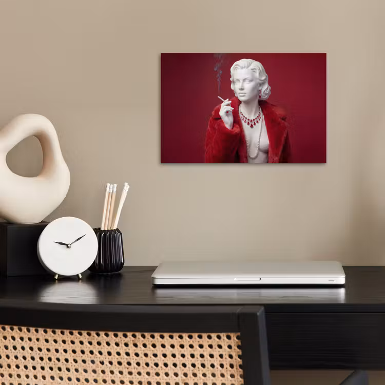 Vrouw - Bontjas - Mode - Klassiek - Rood poster papier klein -sfeer1