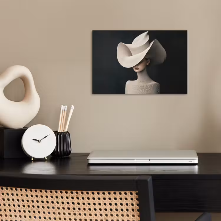 Vrouw - Golvende - Hoed poster papier klein -sfeer1