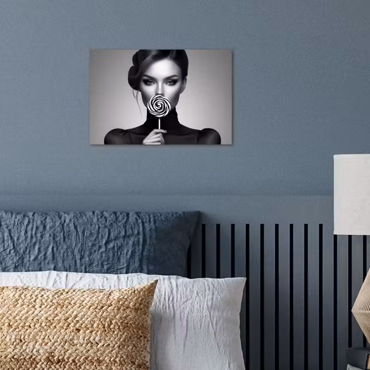 Vrouw - Lolly - Zwart poster papier klein -sfeer2