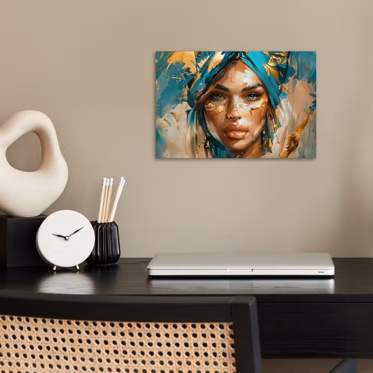 Vrouw - Portret - Goud - Luxe - Blauw poster papier klein -sfeer1