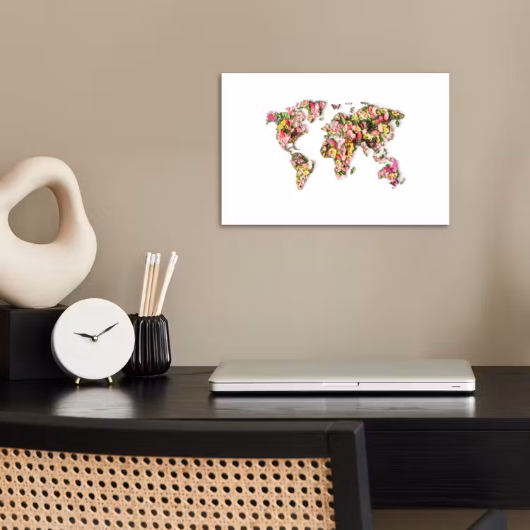 Wereldkaart - Bloemen - Felgekleurd poster papier klein -sfeer1