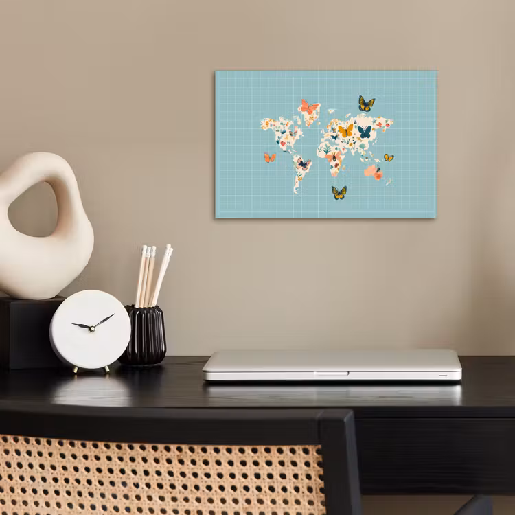 Wereldkaart - Vlinders - Dromerig poster papier klein -sfeer1