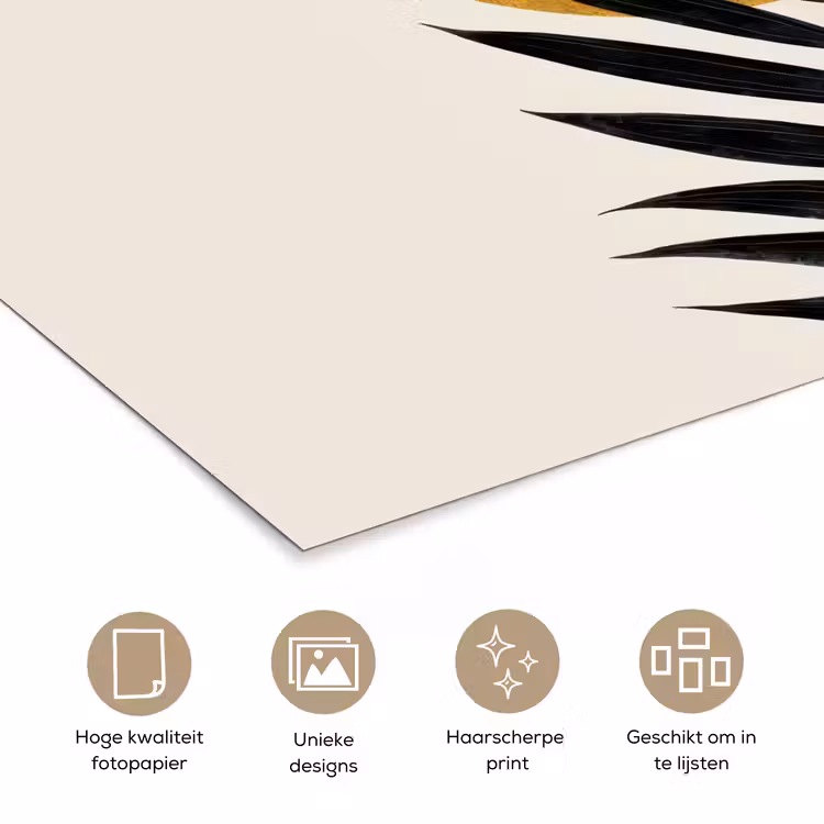 Zwart palmblad - Gouden cirkel - Beige achtergrond poster papier klein -closeup_NL