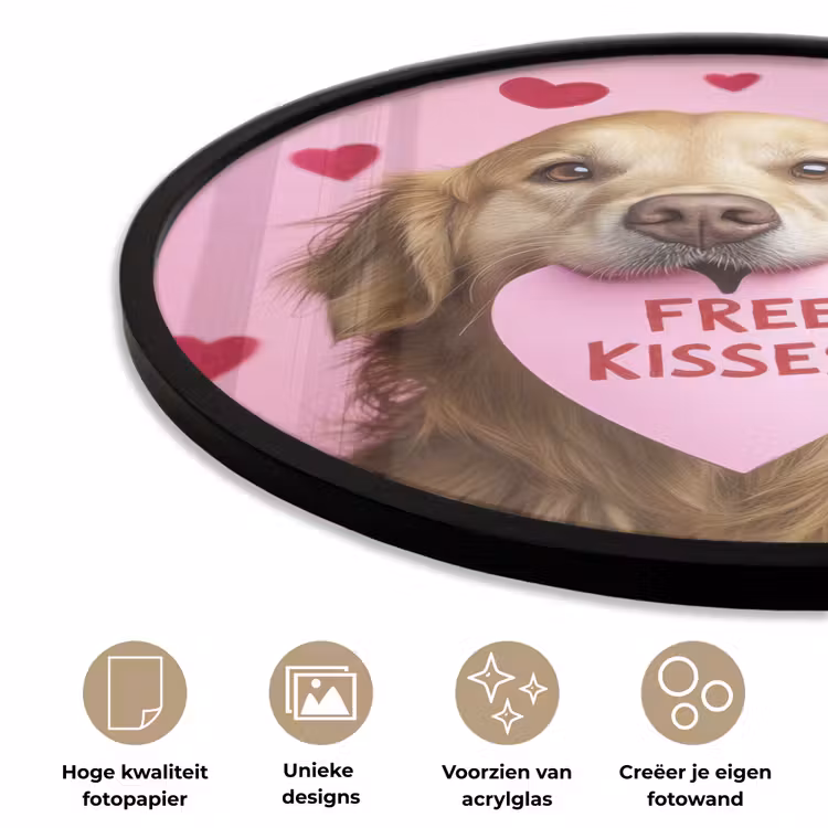 Hond - Kiss- Valentijn - Hartjes Fotolijst rond zonder passe partout klein -closeup_NL
