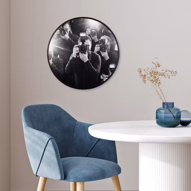 Mensen - Camera - Flitslicht - Zwart-wit - Media Fotolijst rond zonder passe partout klein -sfeer2